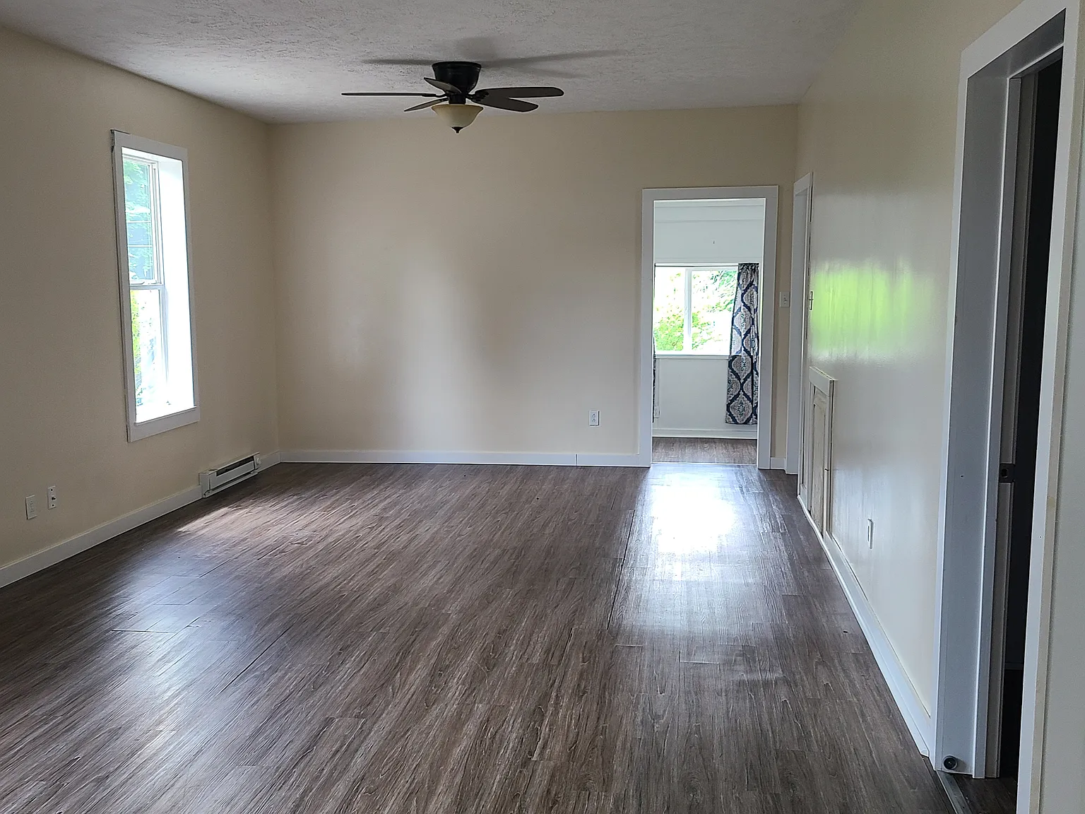 2 bed, 1100 sqft, $1,000 — Photo 3