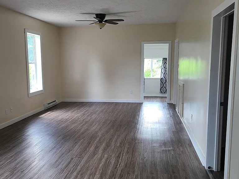 110 Summers St — Photo 2