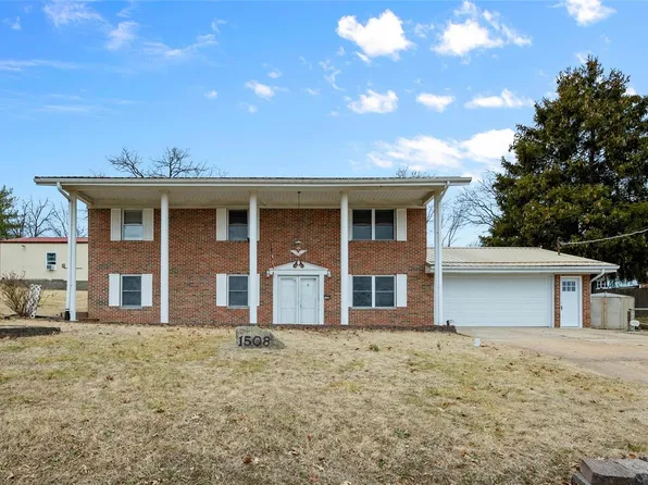 1508 N 3rd St, De Soto, MO 63020