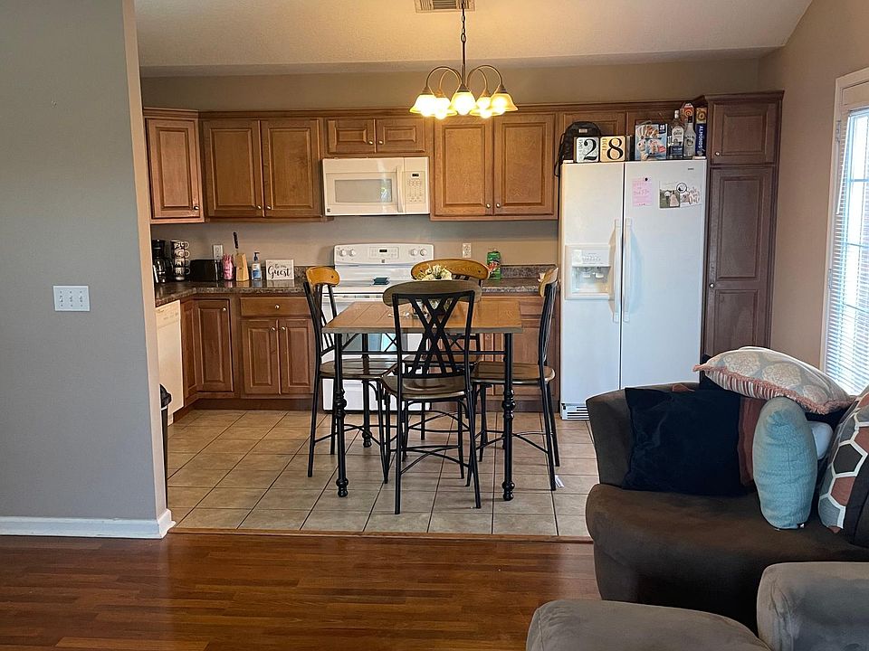 1st image of 28-28 Wilshire Dr