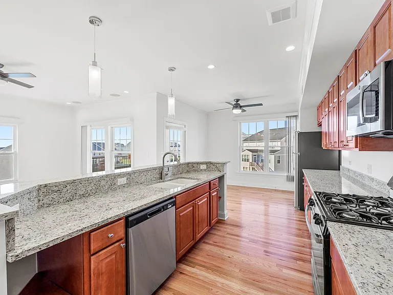 The Legacy Apartments — Photo 11