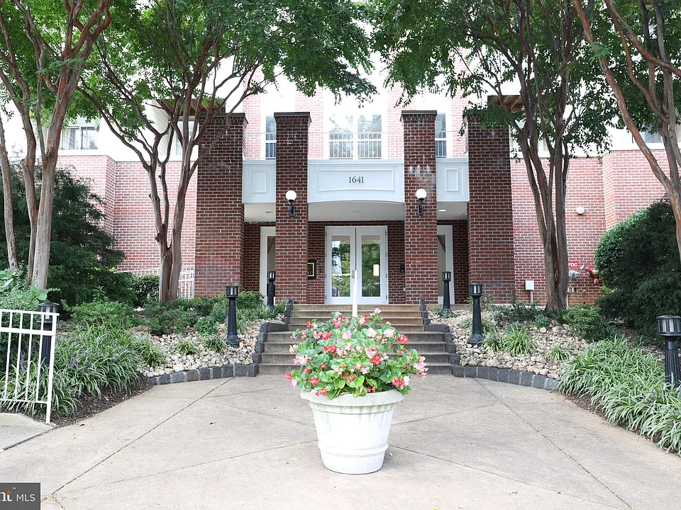 1641 International Dr #410