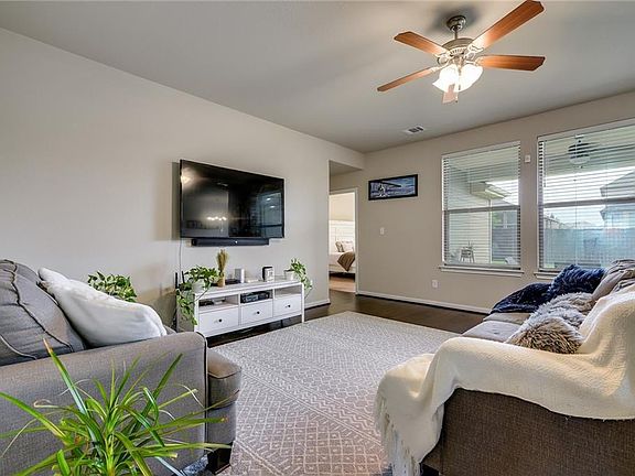 4th image of 5854 Casstello Dr