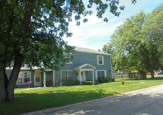 1st image of 1402 S Glen Cir APT D