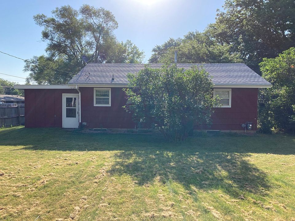2nd image of 309 Village Dr