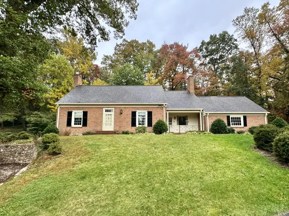 4566 Royal Oak Dr SW, Roanoke, VA 24018