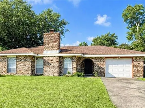 417 Moncla Ave, Belle Chasse, LA 70037