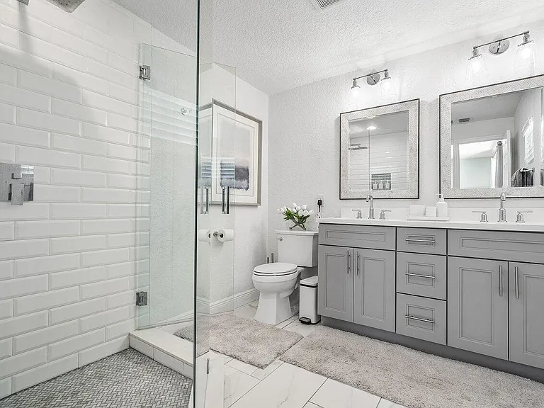 671 Lindell Blvd — Photo 31