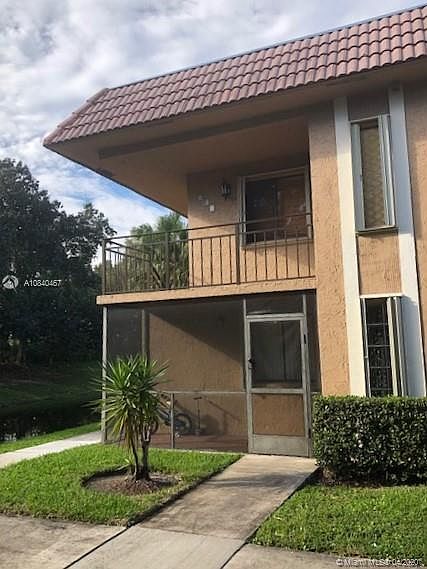 1st image of 195 Lakeview Dr APT 201