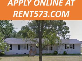736 S Pool St, Centralia, MO 65240