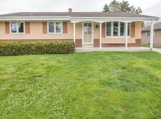 3417 S Kennedy Dr, Sturtevant, WI 53177