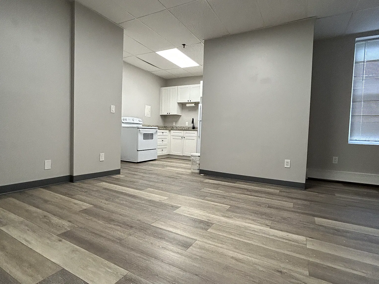 32 Chestnut St — Photo 3
