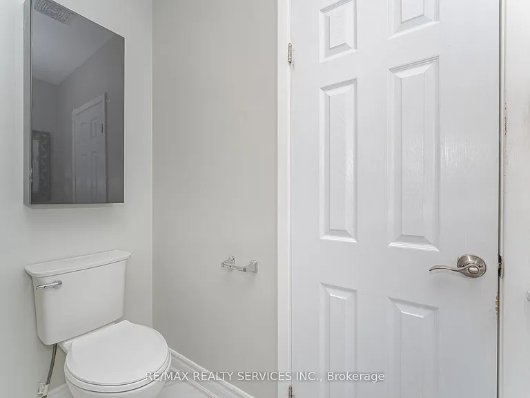 61 Avondale Blvd — Photo 22
