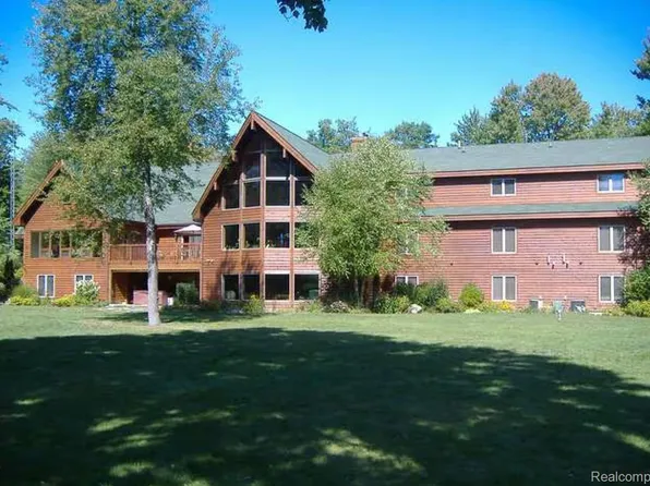 355 W Mannsiding Rd, Harrison, MI 48625