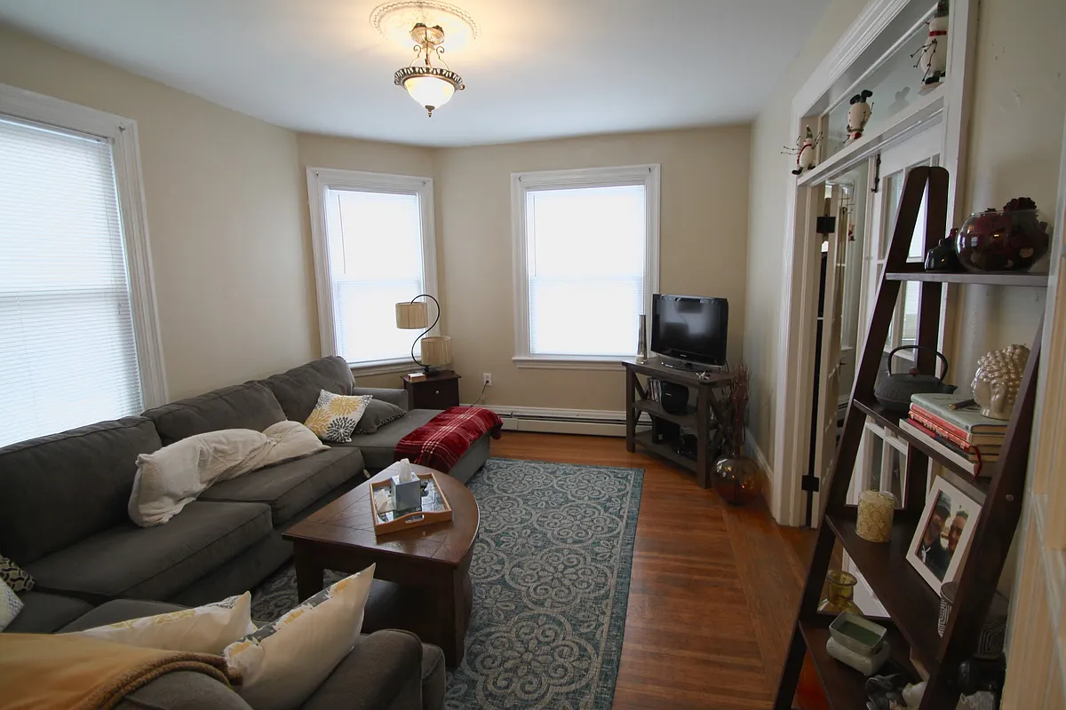 Building Photo - 155 Vinton St #2F