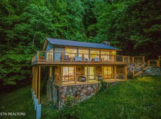 341 Lewis Clabo Rd, Gatlinburg, TN 37738
