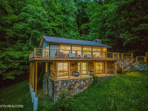 341 Lewis Clabo Rd, Gatlinburg, TN 37738
