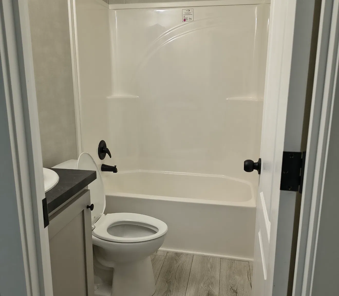 2 bed, 784 sqft, $1,150 — Photo 2