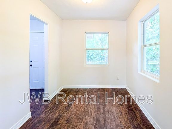 4th image of 2817 Mars Ave