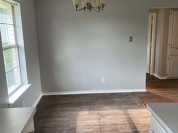 5th image of 2111 Albert Broadfoot St