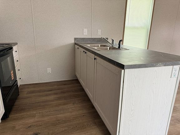 3rd image of 282 Braxton Ln #282