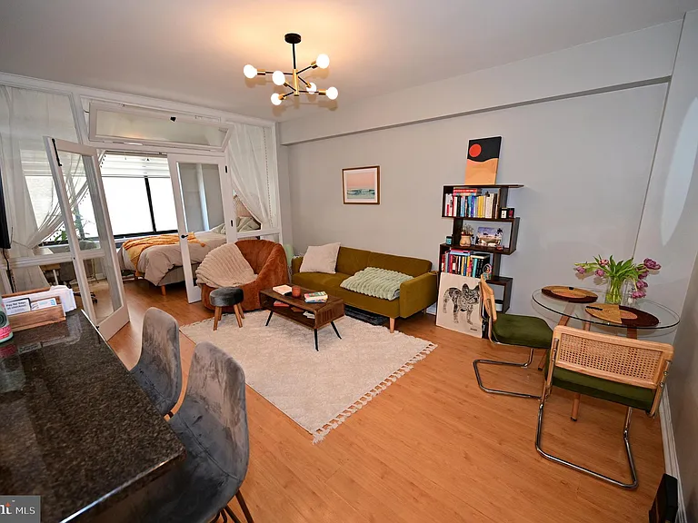 1 Scott Cir #515 — Photo 32