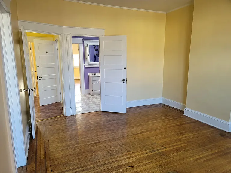 2nd Large Bedroom with onsuite Jack and Jill Bathroom or can be used as Livingroom.