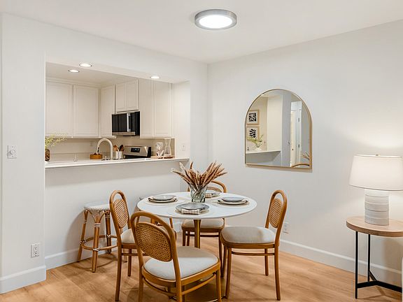 4th image of 211 Por La Mar Cir