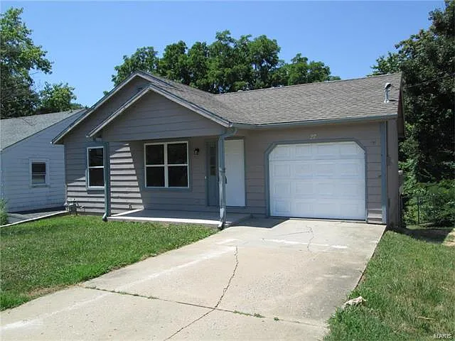 127 Collinsville Ave photo 1