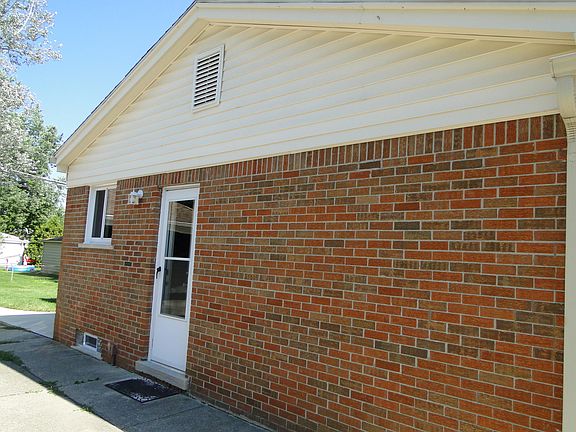 4th image of 19476 Auburndale St