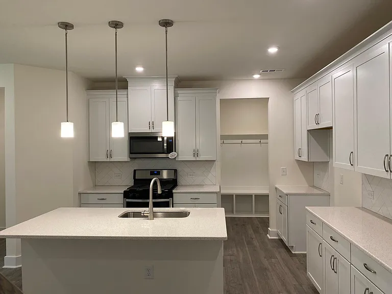 2075 Shaded Knoll Rd — Photo 3