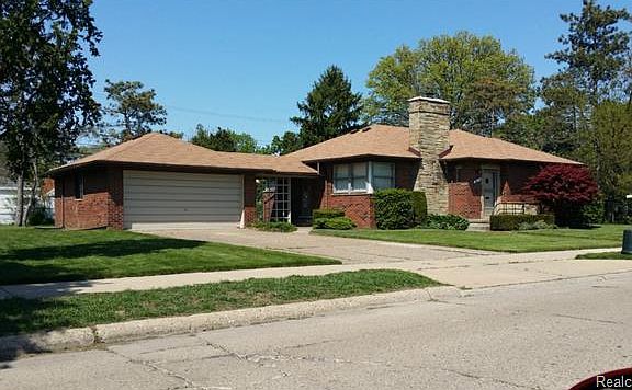 3rd image of 938 Pagel Ave