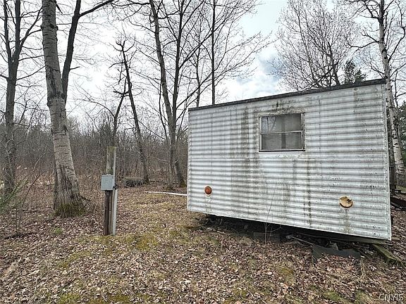 3rd image of 9134 W Hill Rd