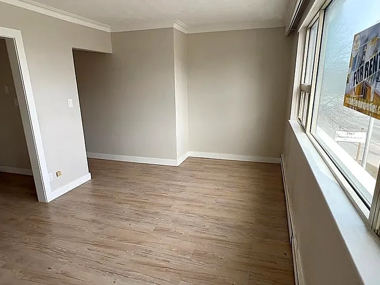 1095 Lakeshore Rd E #2 — Photo 12