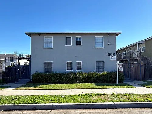 1862 Magnolia Ave #D Photo 1