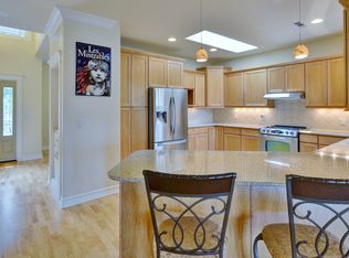 1481 Windsor St, Ashland, OR 97520