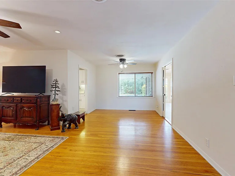 9910 Pine Lake Dr — Photo 4