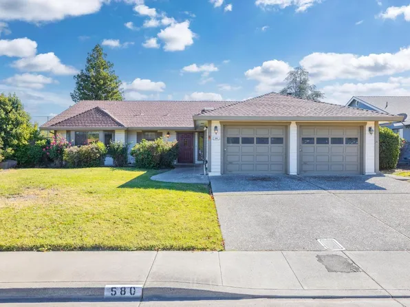 580 Yellowstone Drive, Vacaville, CA 95687