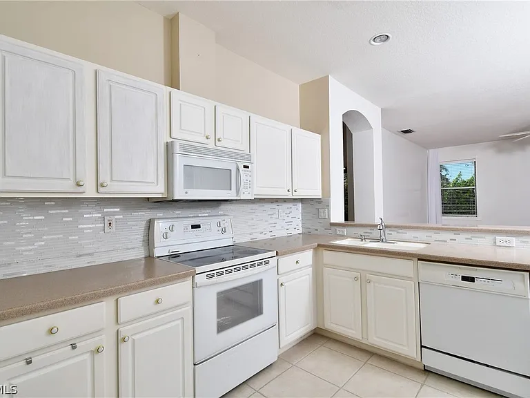 12790 Meadow Hawk Dr — Photo 18