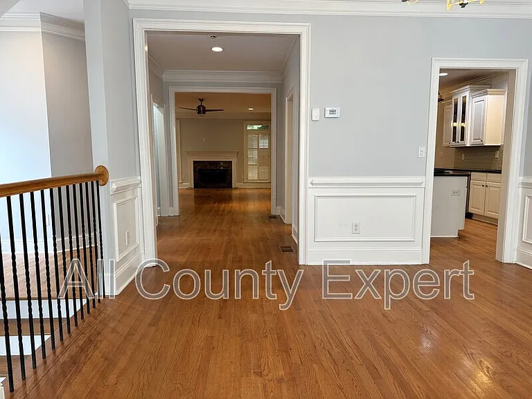 871 Lenox Ct NE — Photo 6