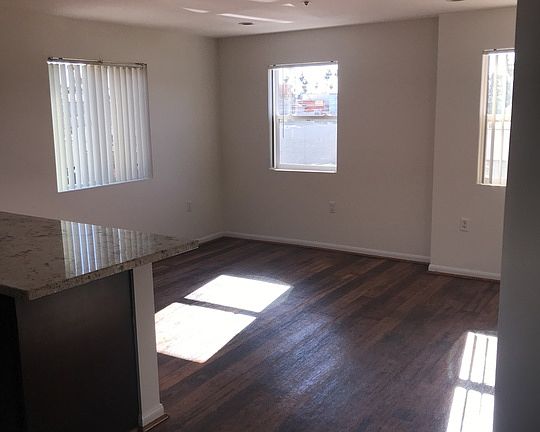 3rd image of 14535 Archwood St #202