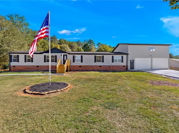 2 Stern Ct, Greenville, SC 29617