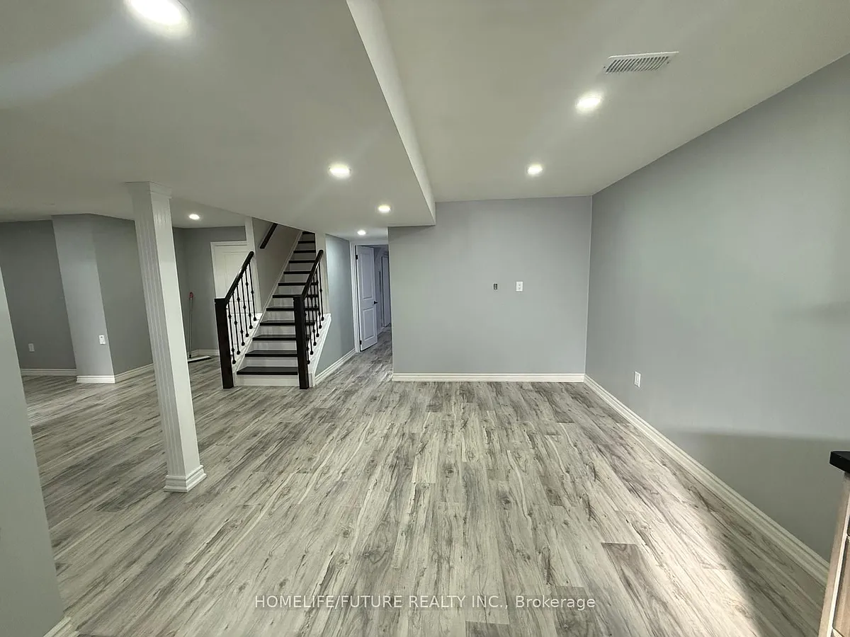 Building Photo - 19 Fairlee Cir #BASEMENT