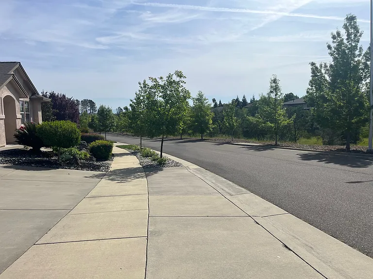 358 Reddington Dr — Photo 33
