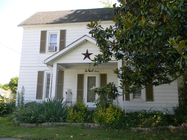 314 E Ozburn St, Pinckneyville, IL 62274