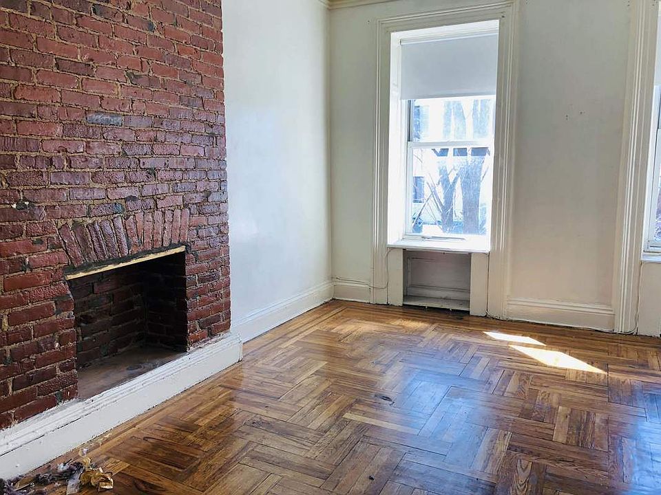 1st image of 913 Bedford Ave APT 2
