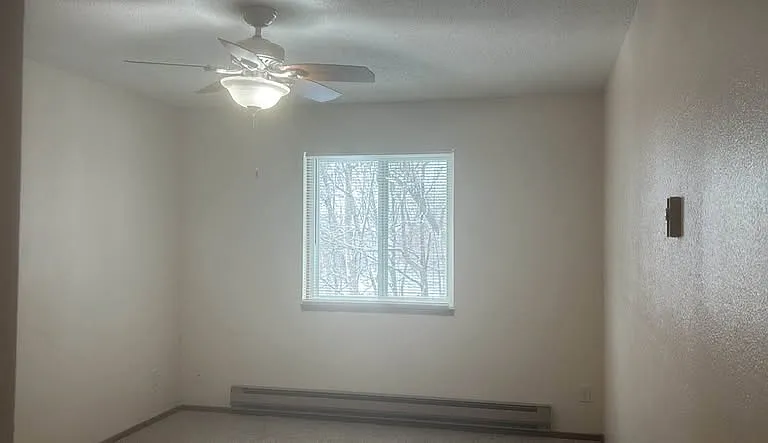 306 Waters Edge Dr — Photo 7