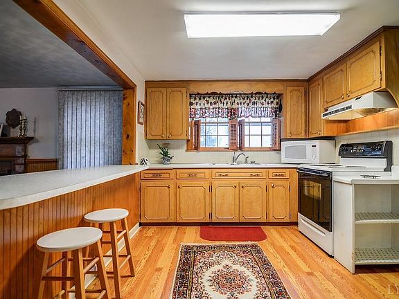 5th image of 111 Phillips Cir