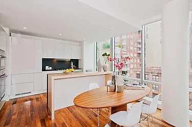 Rented by R New York