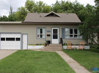 514 NE 3rd St, Madison, SD 57042